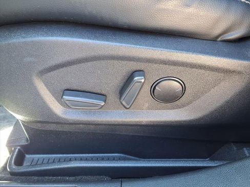 Used 2024 Ford Edge SEL image 16