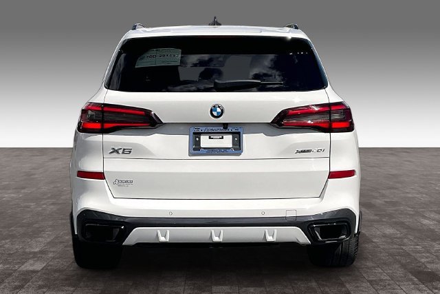 Used 2023 BMW X5 xDrive40i w/ M Sport Package AWD/4WD image 4