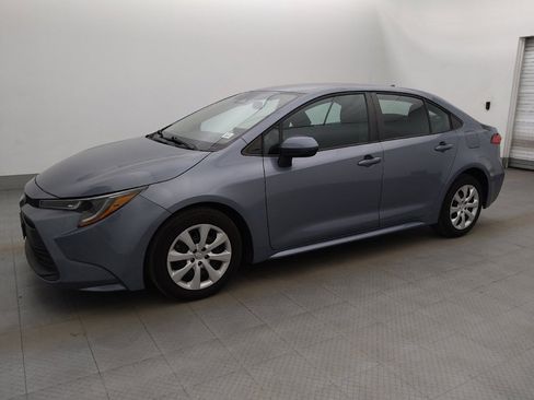 Used 2023 Toyota Corolla LE FWD image 2
