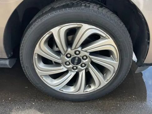 Used 2019 Lincoln Navigator L Reserve AWD/4WD image 18