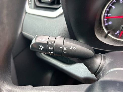 Certified 2021 Toyota RAV4 XLE FWD image 21