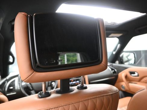 Used 2023 INFINITI QX80 Sensory w/ Cargo Package AWD/4WD image 19