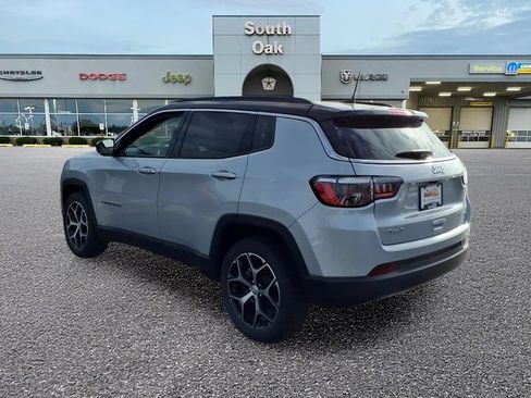 Certified 2024 Jeep Compass Limited AWD/4WD image 4