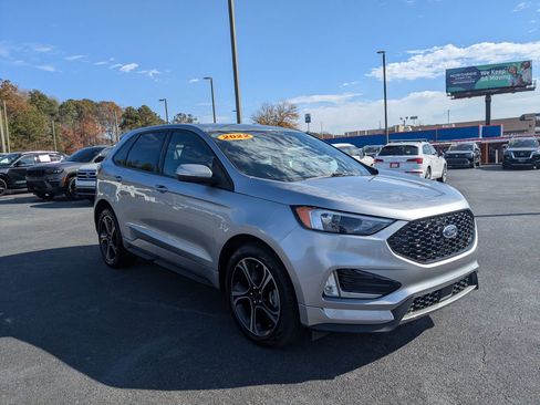 Used 2020 Ford Edge ST image 3