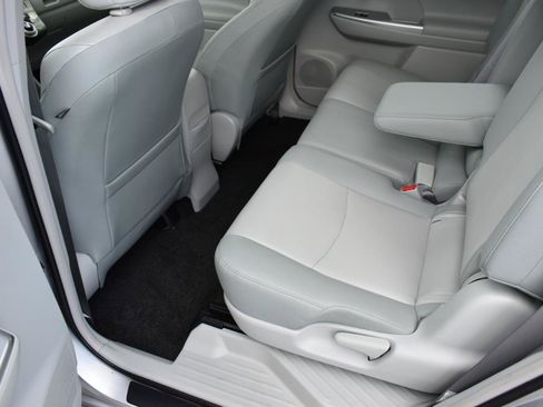 Used 2012 Toyota Prius V Five FWD image 27