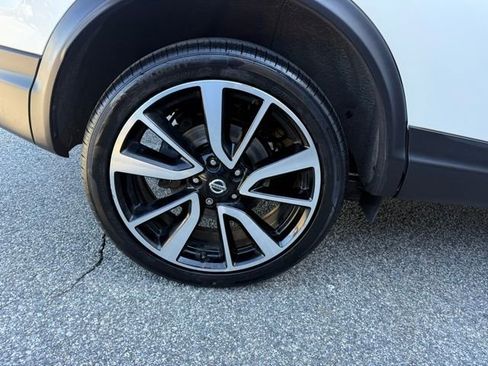 Used 2019 Nissan Rogue Sport SL image 12