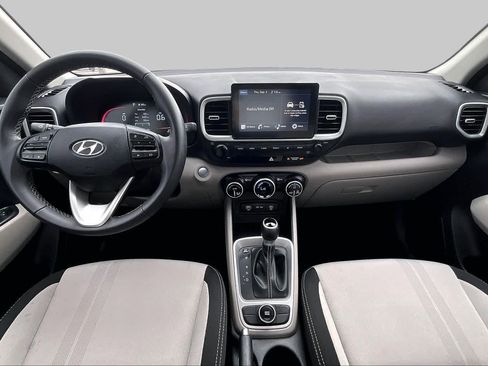 Certified 2025 Hyundai Venue SEL FWD image 16
