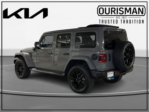 Used 2023 Jeep Wrangler Unlimited Sahara w/ Cold Weather Group AWD/4WD image 3