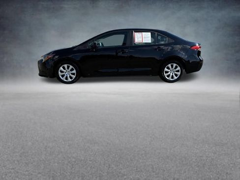 Used 2024 Toyota Corolla LE FWD image 2