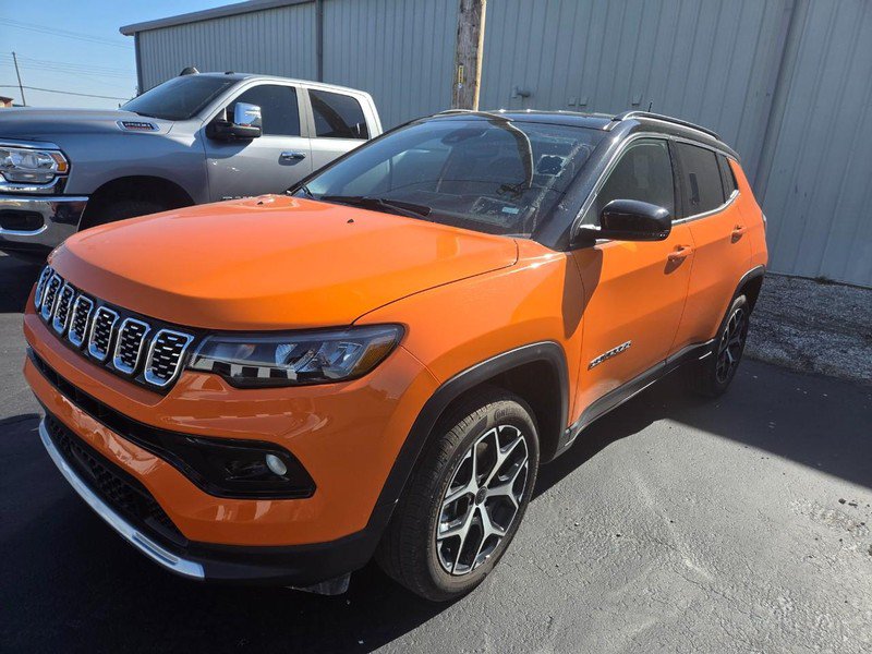 Used 2026 Jeep Compass Limited AWD/4WD image 3