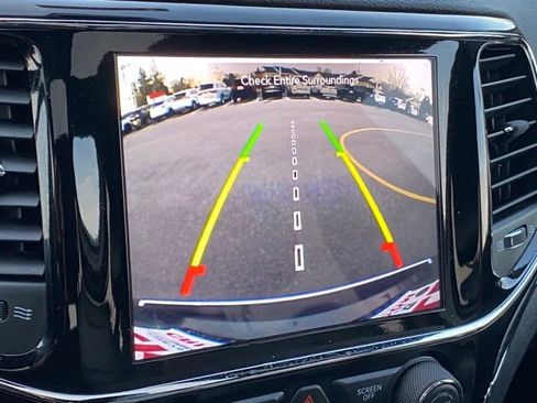 Used 2021 Jeep Grand Cherokee Limited image 18