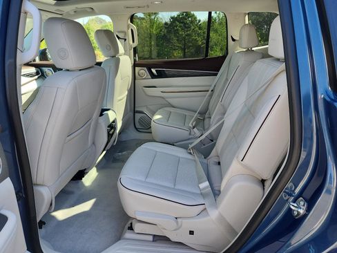 New 2026 Buick Enclave Avenir w/ Super Cruise Package image 13