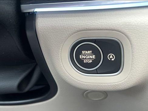 Certified 2025 Mercedes-Benz GLS 450 4MATIC image 42