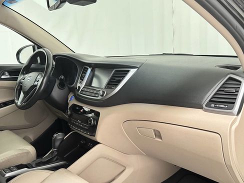Used 2016 Hyundai Tucson Limited w/ Option Group 03 image 16