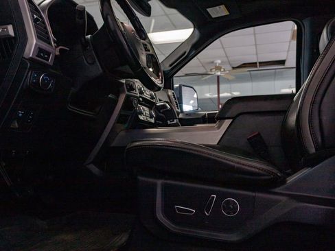 Used 2018 Ford F150 Platinum w/ Equipment Group 701A Luxury image 12