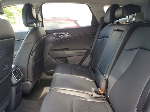 Used 2023 Kia Sportage EX FWD image 15