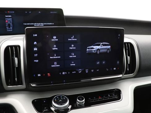 Used 2025 Ford Expedition Active image 24