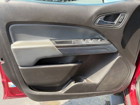 Used 2018 Chevrolet Colorado Z71 AWD/4WD image 16