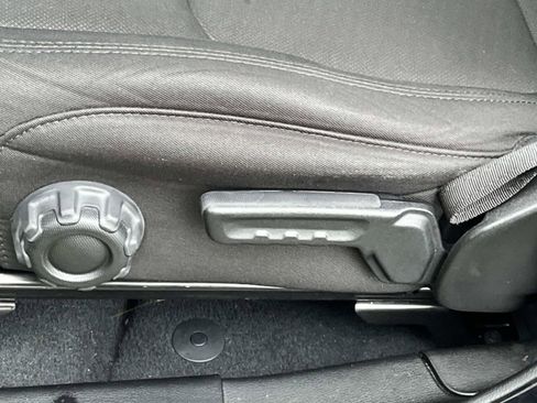 Used 2022 Jeep Wrangler Unlimited Sport w/ Sun And Sound Package image 29