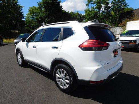Used 2017 Nissan Rogue SV AWD/4WD image 3