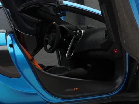 Used 2020 McLaren 600LT Spider RWD image 36