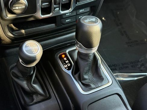 Used 2023 Jeep Wrangler Unlimited AWD/4WD image 22