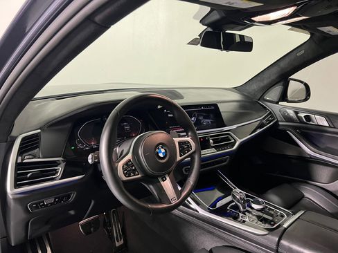 Used 2021 BMW X7 M50i image 4
