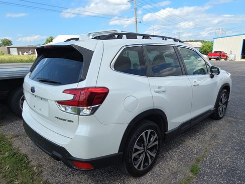 Used 2023 Subaru Forester Limited AWD/4WD image 6