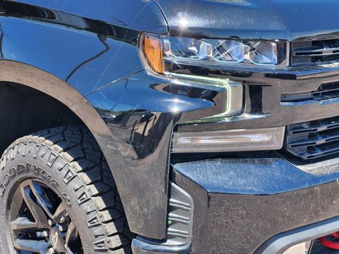 Used 2021 Chevrolet Silverado 1500 LT Trail Boss w/ LPO, Dark Essentials Package AWD/4WD image 28