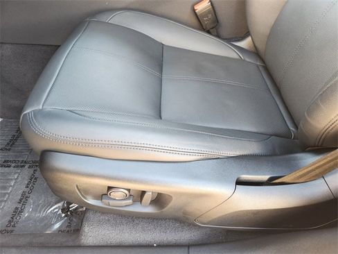 Used 2025 Land Rover Range Rover Velar S image 24