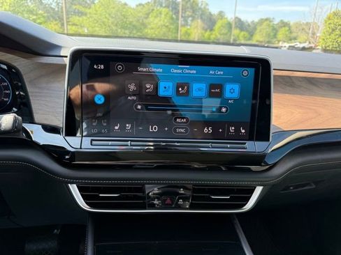 Used 2024 Volkswagen Atlas SE image 21