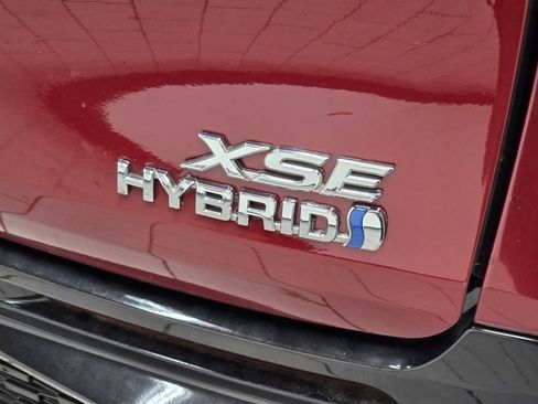 Used 2021 Toyota Sienna XSE image 19