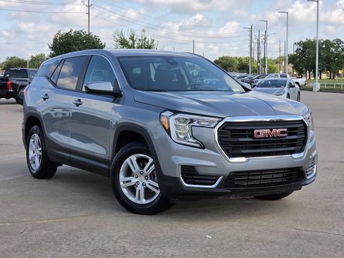 Used 2024 GMC Terrain SLE AWD/4WD image 2