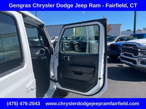Certified 2025 Jeep Wrangler Unlimited Sahara w/ Safety Group AWD/4WD image 18