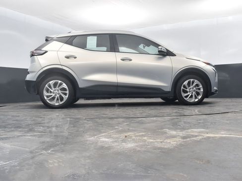 Used 2023 Chevrolet Bolt EUV LT image 38