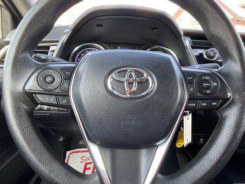 Used 2019 Toyota Camry LE image 11