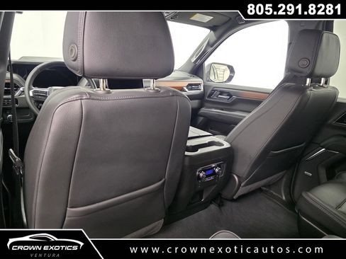 Used 2025 GMC Yukon XL Denali AWD/4WD image 23