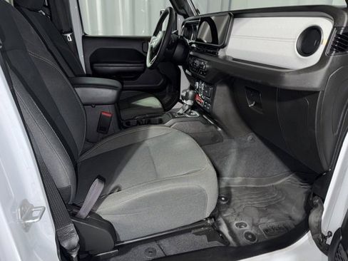 Used 2024 Jeep Wrangler Willys image 17
