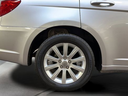 Used 2012 Chrysler 200 Touring image 34