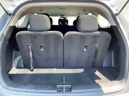Used 2023 Kia Sorento LX FWD image 9