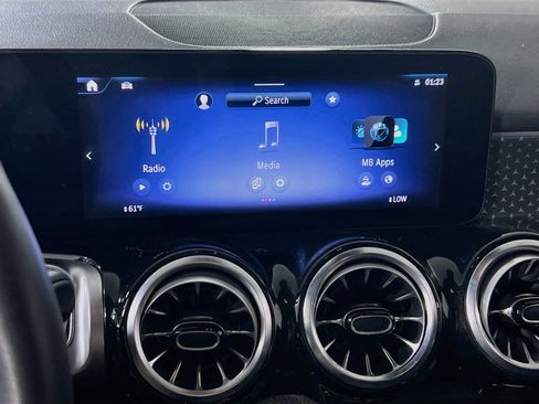 Used 2024 Mercedes-Benz EQB 300 4MATIC image 15