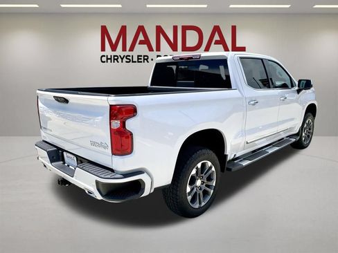 Used 2023 Chevrolet Silverado 1500 High Country w/ Technology Package AWD/4WD image 6