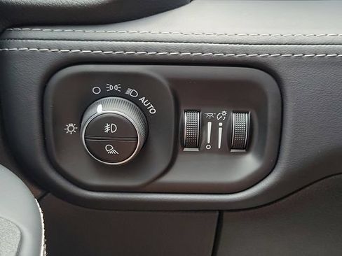 New 2026 RAM 2500 Limited AWD/4WD image 25