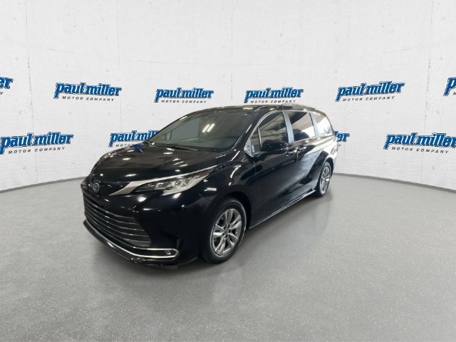 Used 2024 Toyota Sienna Limited AWD/4WD image 5
