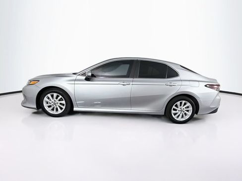 Used 2022 Toyota Camry LE FWD image 6