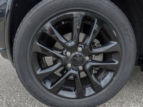 Used 2020 Jeep Grand Cherokee Altitude AWD/4WD image 24