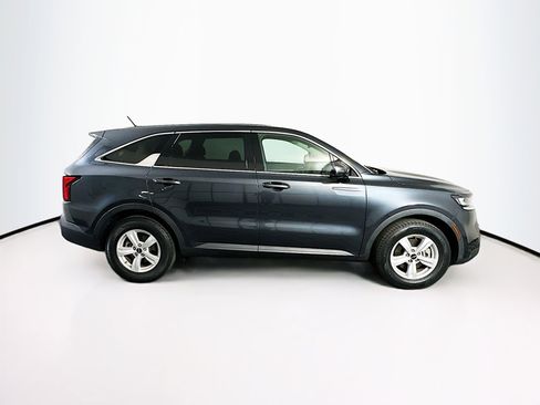 Used 2023 Kia Sorento LX image 10