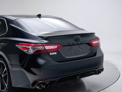Used 2019 Toyota Camry XSE FWD image 4