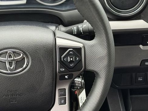 Used 2022 Toyota Tacoma SR5 RWD image 13