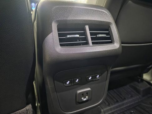 Used 2024 GMC Terrain Denali w/ Denali Premium Package AWD/4WD image 11